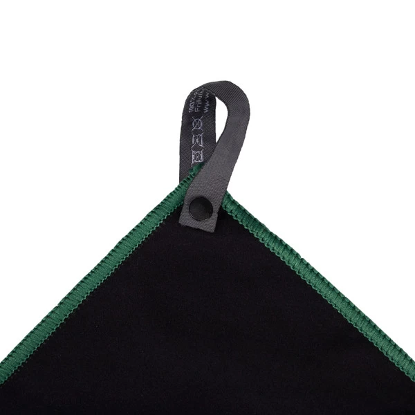 FRILUFTS MICROFIBRE TOWEL W:O:A Reisehandtuch GREEN/BLACK 6 FRILUFTS MICROFIBRE TOWEL W:O:A Reisehandtuch GREEN/BLACK – Bild 4