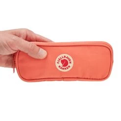 FJÄLLRÄVEN Fjällräven KÅNKEN PEN CASE KORALL -Outdoor Abenteuer Verkauf 5638006570 d kanken pen case fjaellraeven 24